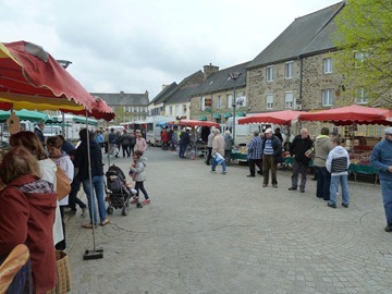 Market day in Broons